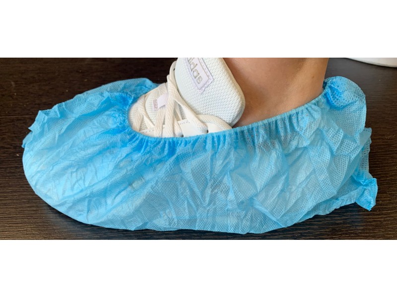 Cobre Sapatos em TNT Cobre Sapatos em TNT